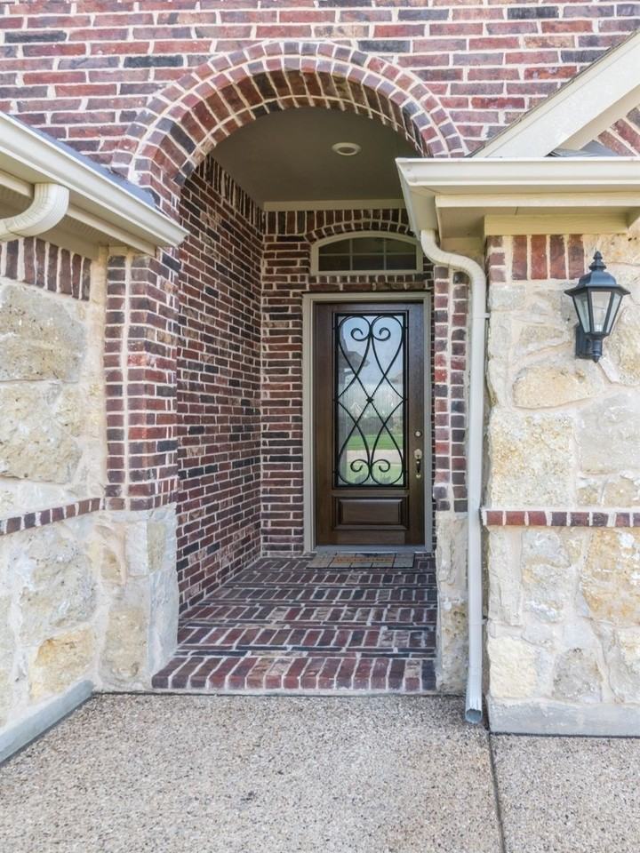 313 Wyndale Ct - Photo 2 of 33