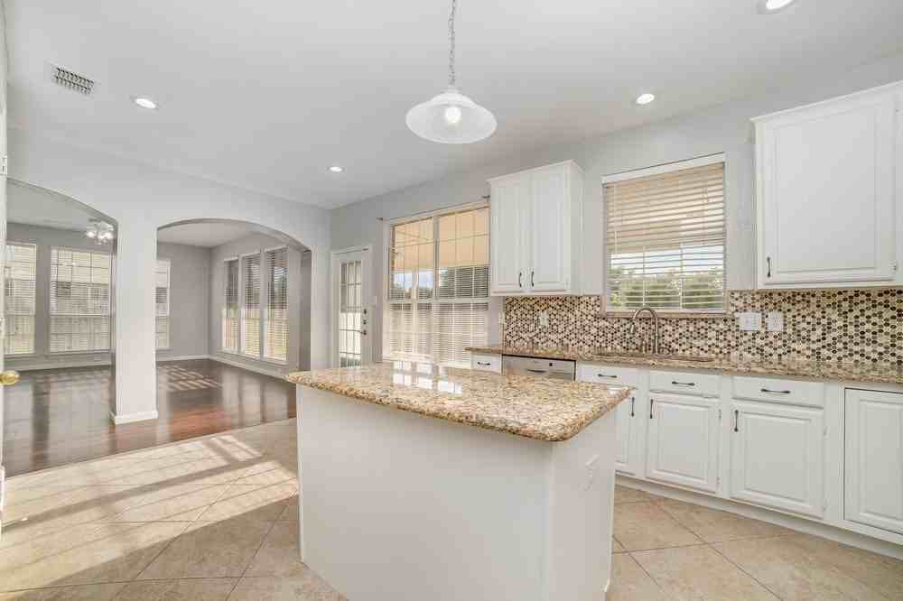 1908 Wood Crest Dr - Photo 6 of 27