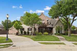 featured image of 804 Waterbury Ct