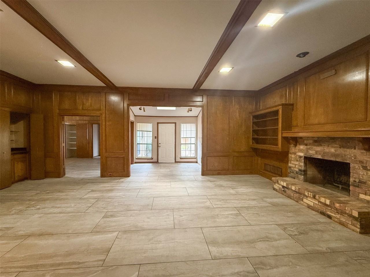 6643 Garlinghouse Ln - Photo 5 of 30
