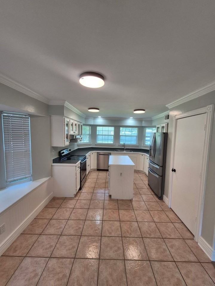 2913 David Dr - Photo 5 of 17