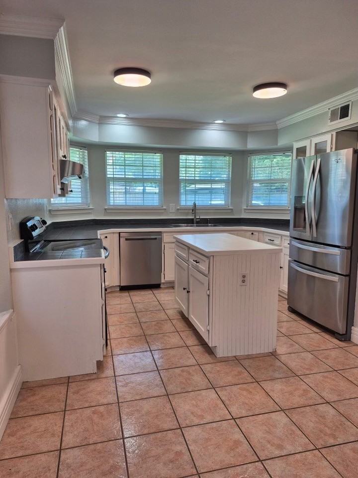 2913 David Dr - Photo 6 of 17