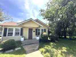 featured image of 2403 Austin Ave