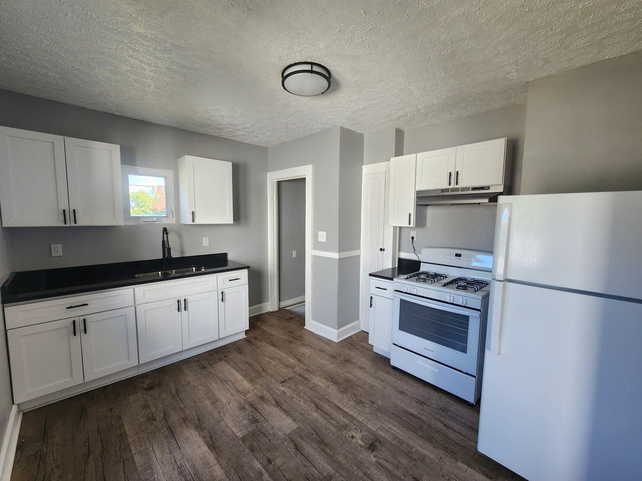 13813 Harold Ave - Photo 5 of 15
