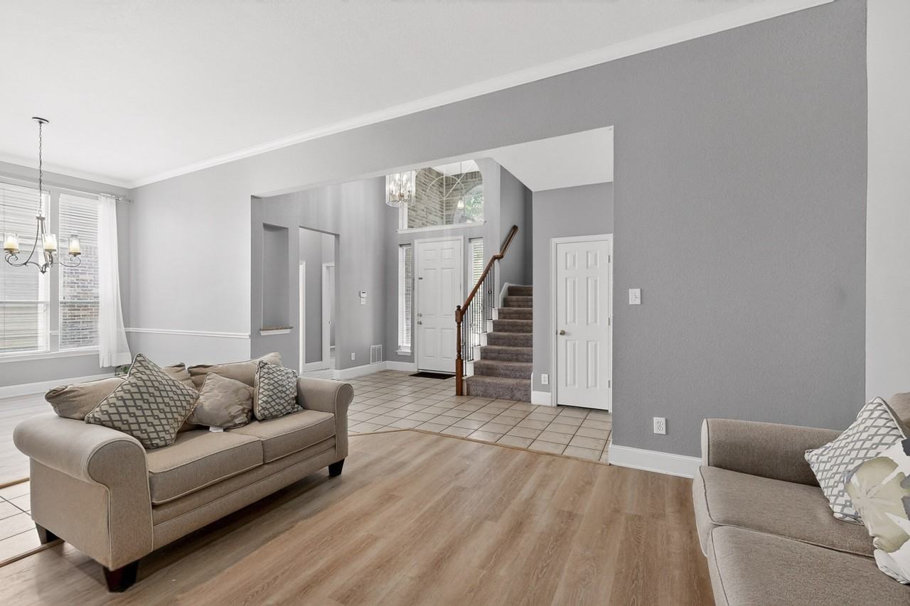 3513 San Paula Dr - Photo 5 of 37