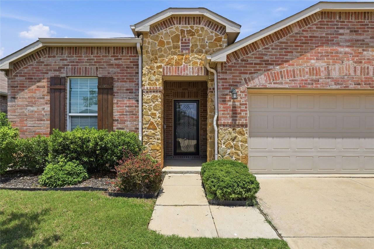 2333 Senepol Way - Photo 2 of 32