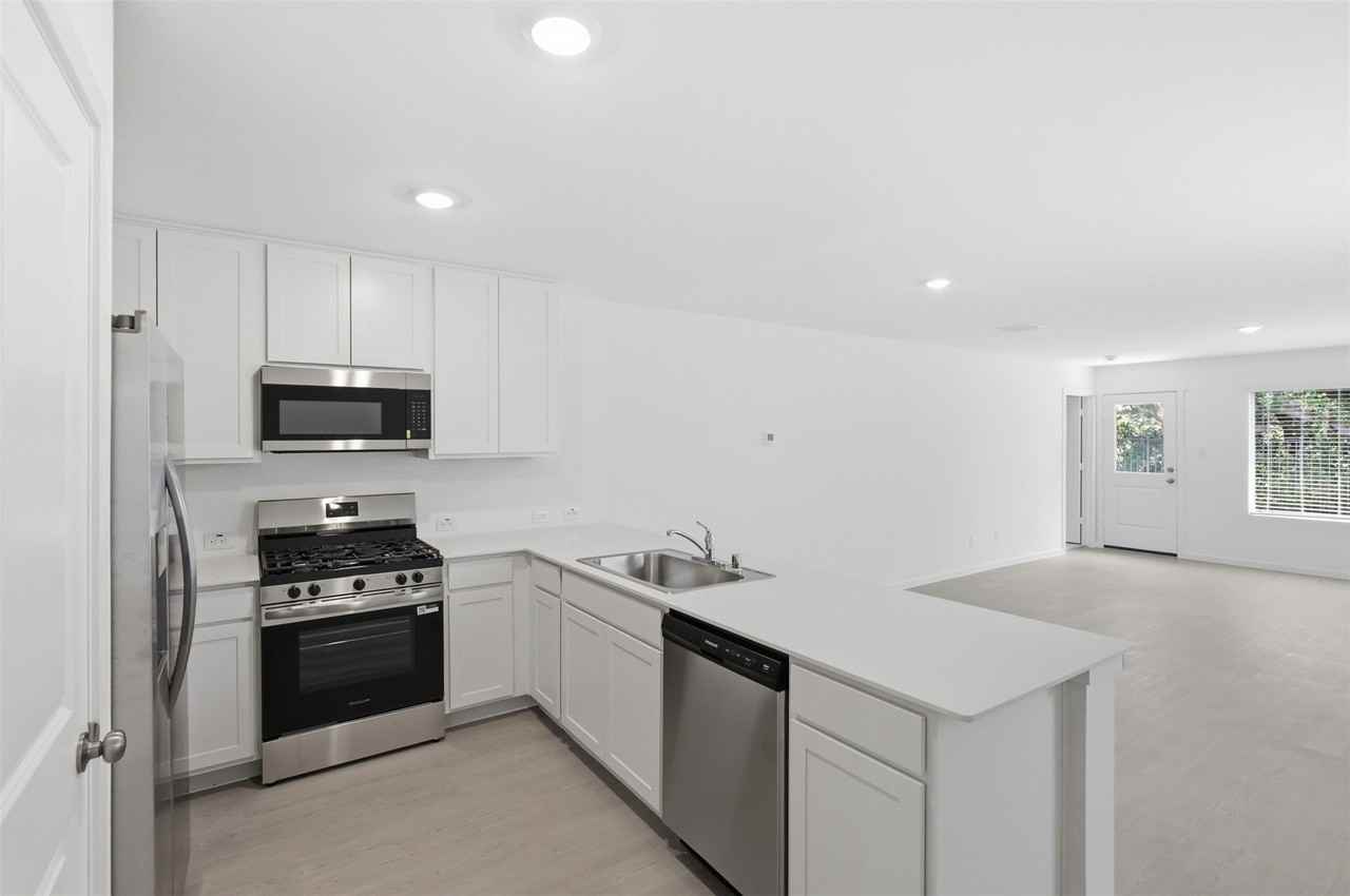3040 Campeiro Ave - Photo 6 of 29