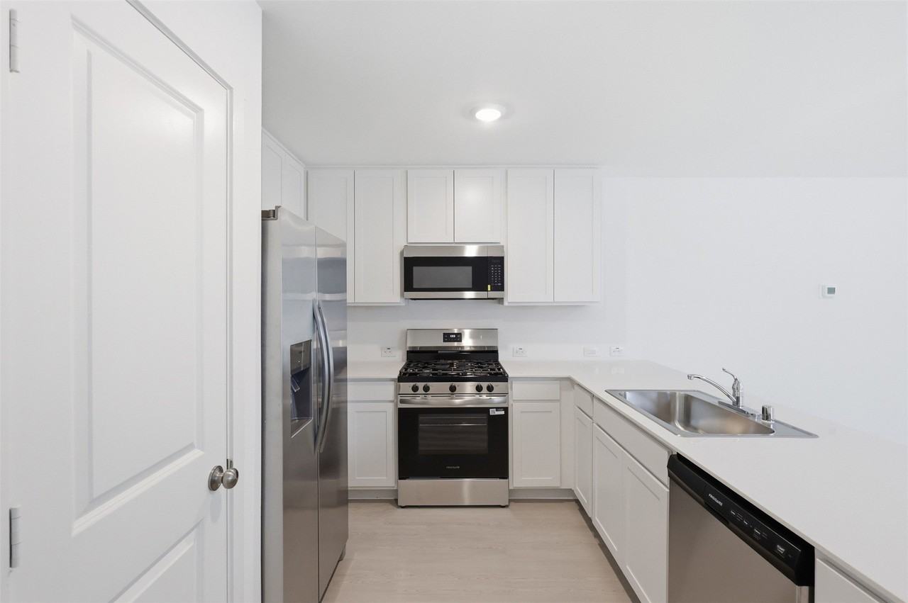 3040 Campeiro Ave - Photo 7 of 29