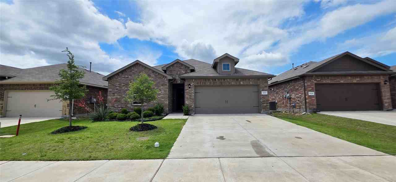 9021 Eagles Landing Dr - Photo 4 of 24