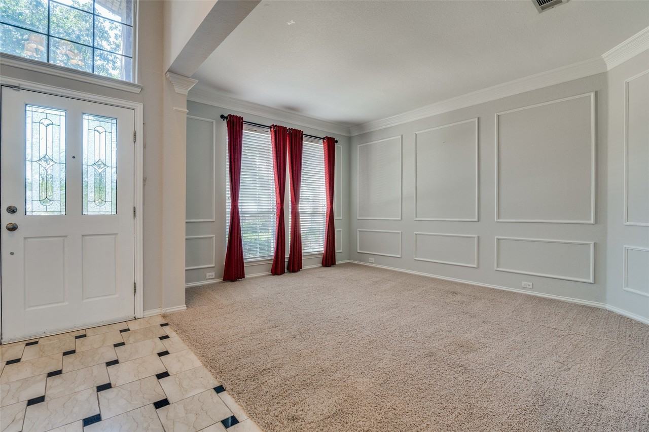 6217 Palomino Dr - Photo 4 of 36