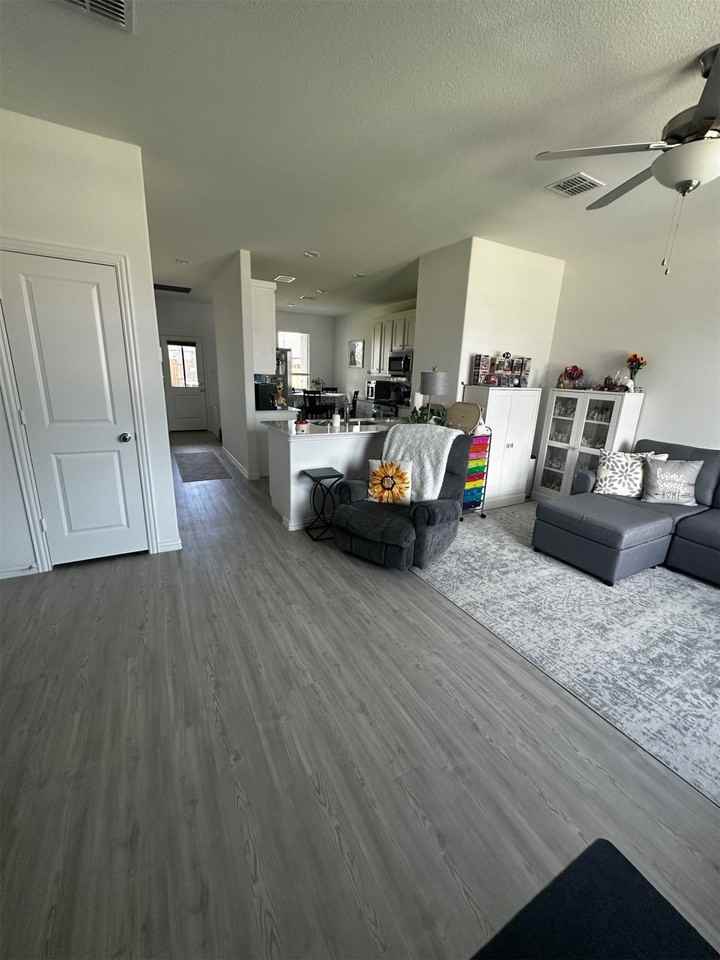 604 Hackney Dr - Photo 6 of 32