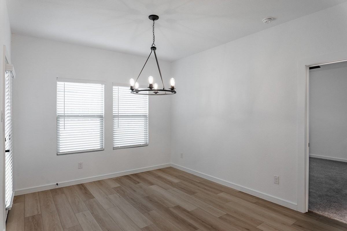528 Brook View Dr - Photo 7 of 18