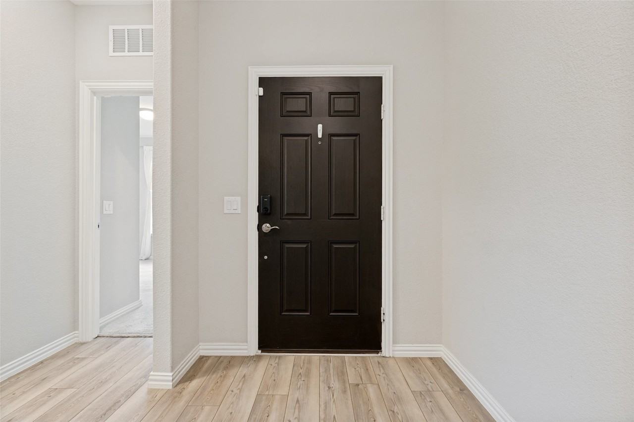3125 Moldboard Dr - Photo 3 of 28