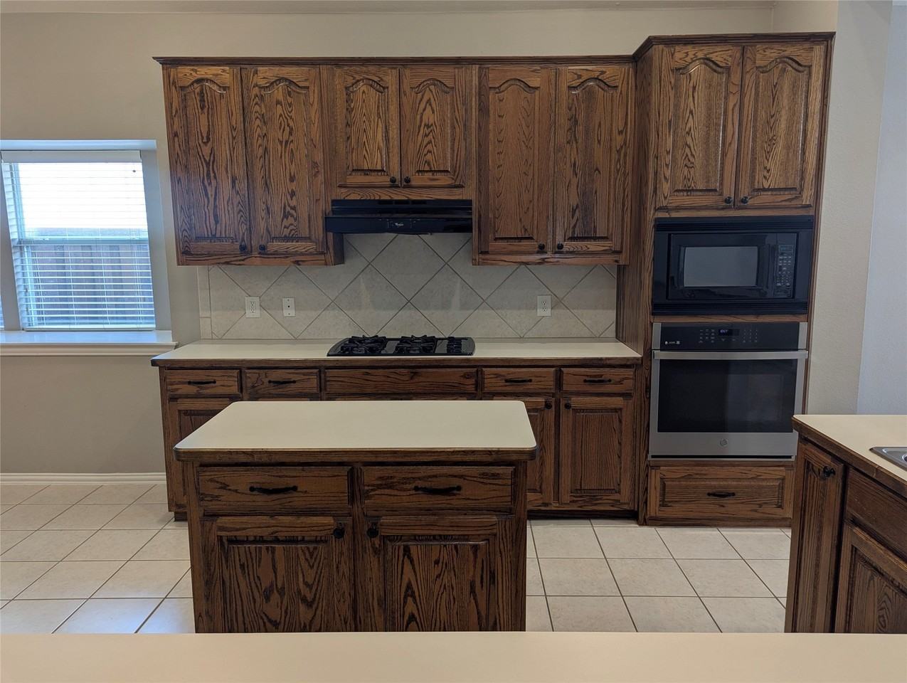4200 Tiffany Dr - Photo 6 of 31