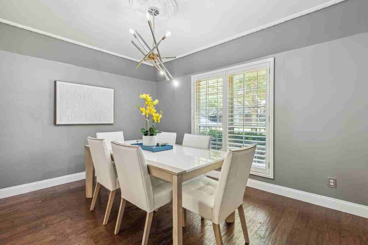 1428 Chatsworth Ln - Photo 5 of 21