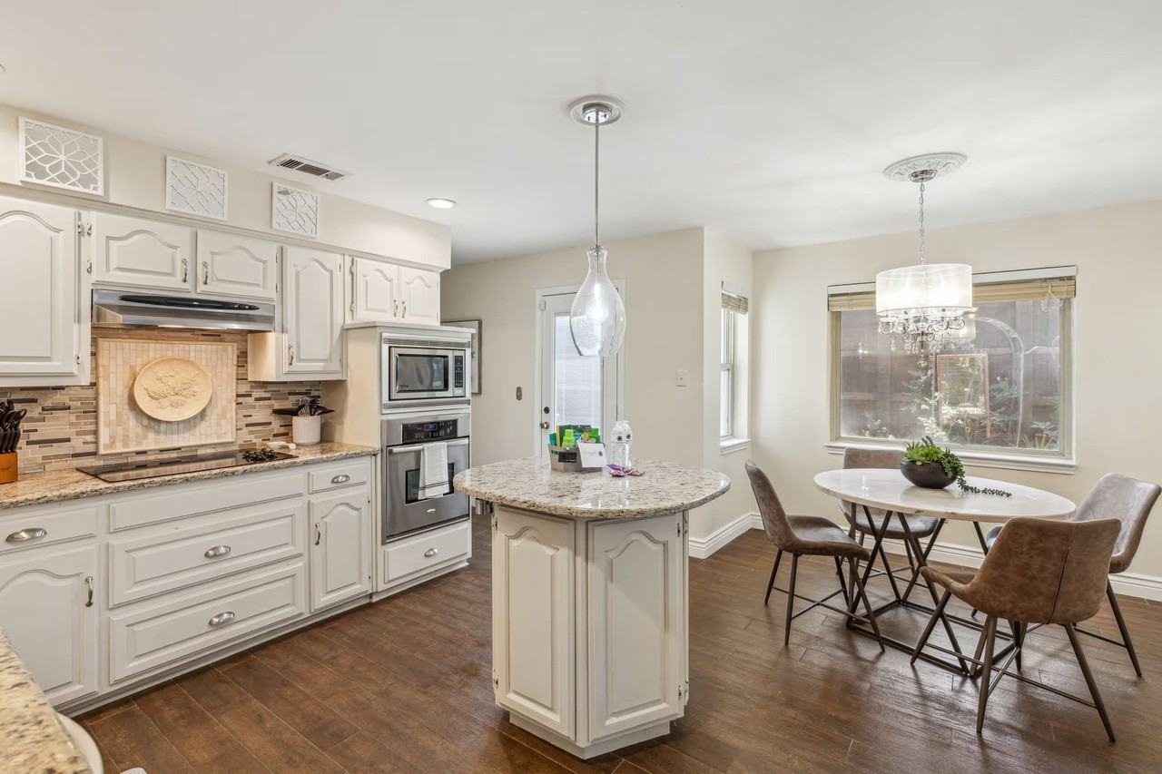 1428 Chatsworth Ln - Photo 6 of 21