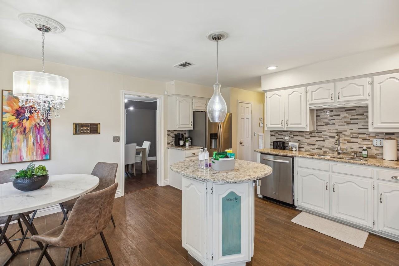 1428 Chatsworth Ln - Photo 7 of 21