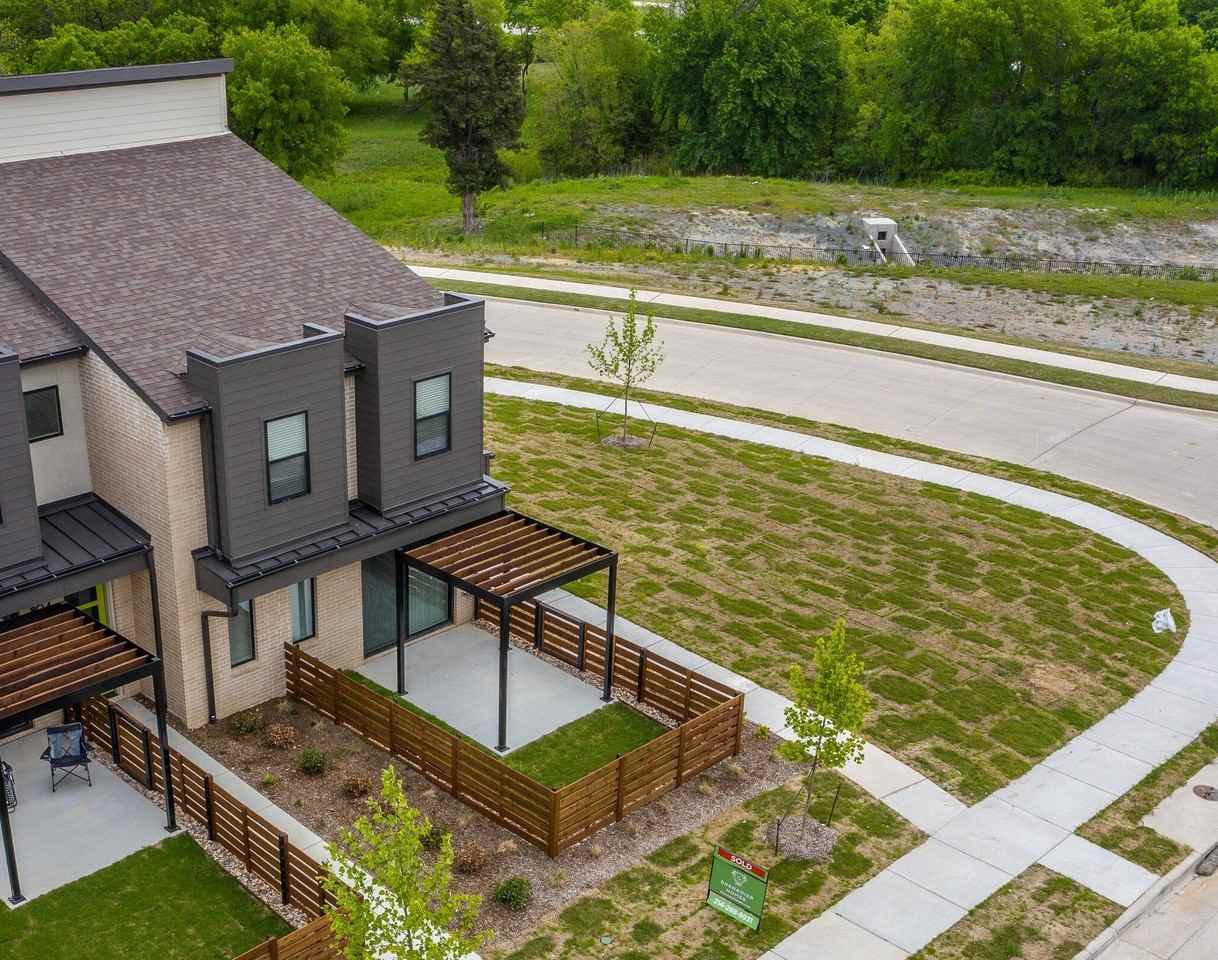 800 Emerling Dr - Photo 4 of 34