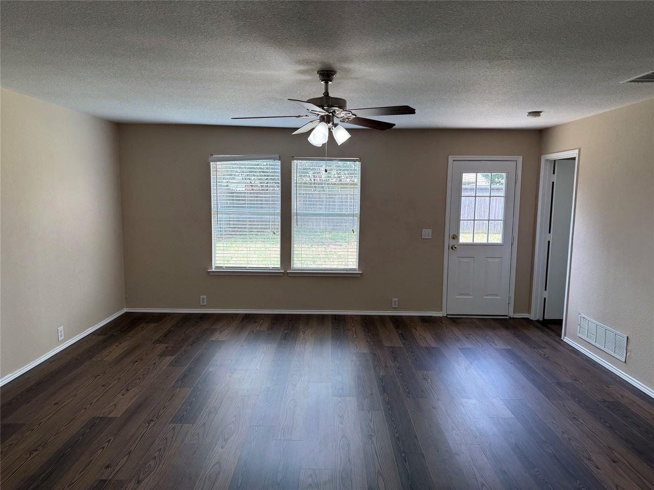 8824 Sagebrush Trl - Photo 7 of 21