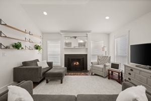 featured image of 1919 Maplewood Trl