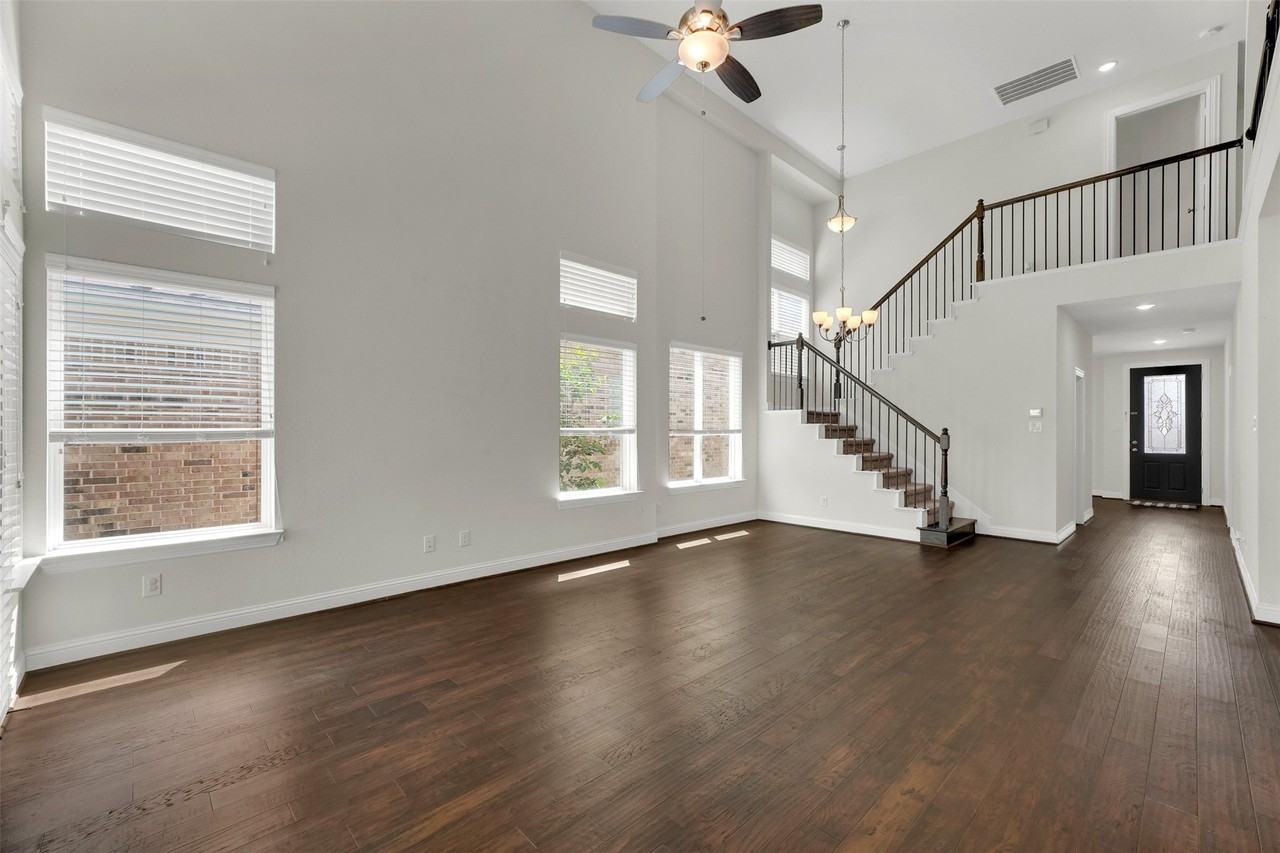 310 Myrtle Beach Dr - Photo 6 of 40