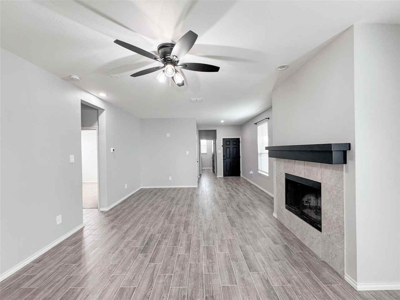 3227 Shortgrass Ln - Photo 6 of 17