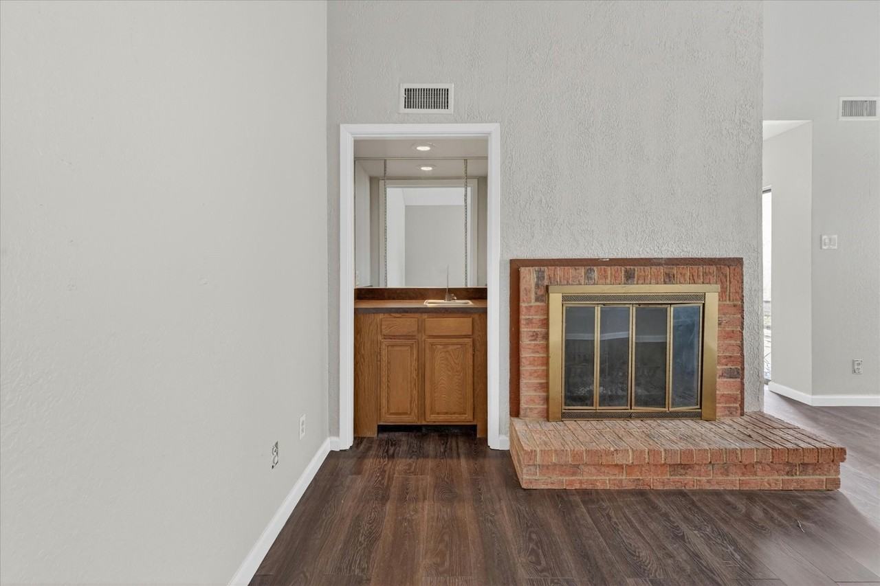 9809 Matchpoint Pl - Photo 5 of 22