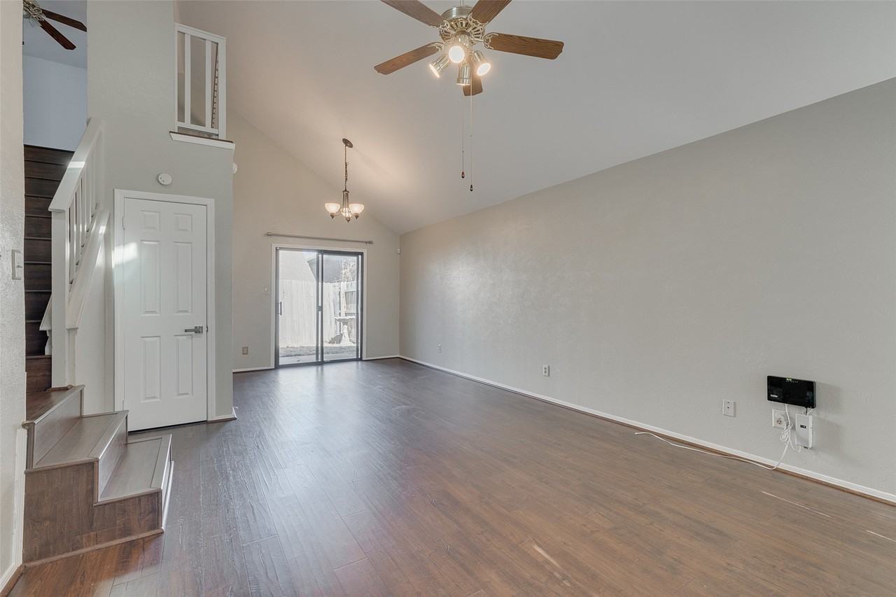 3343 Briaroaks Dr - Photo 2 of 14