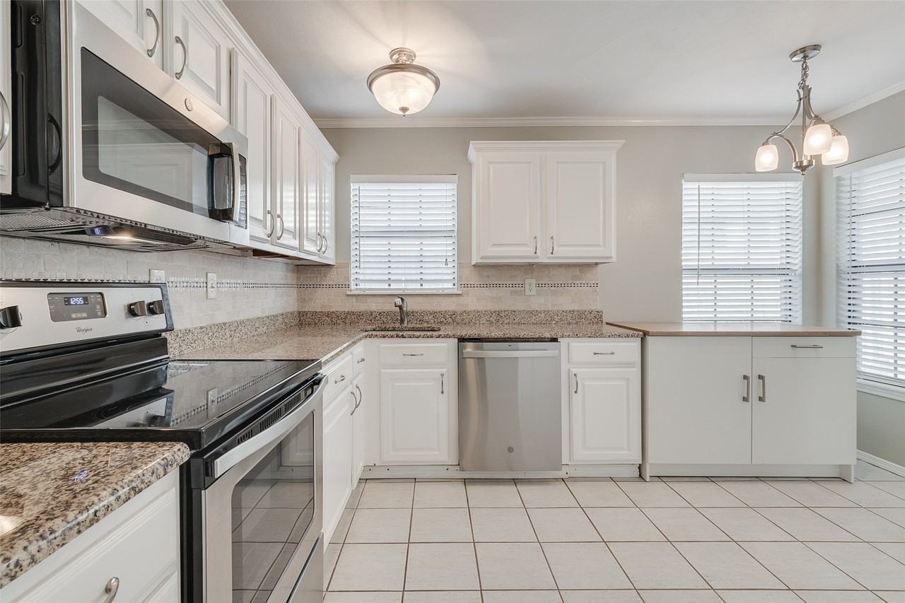 3343 Briaroaks Dr - Photo 6 of 14