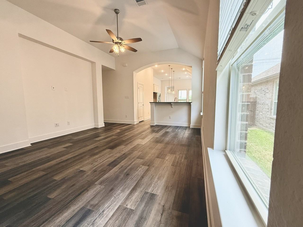 1817 Horseshoe Ln - Photo 4 of 21