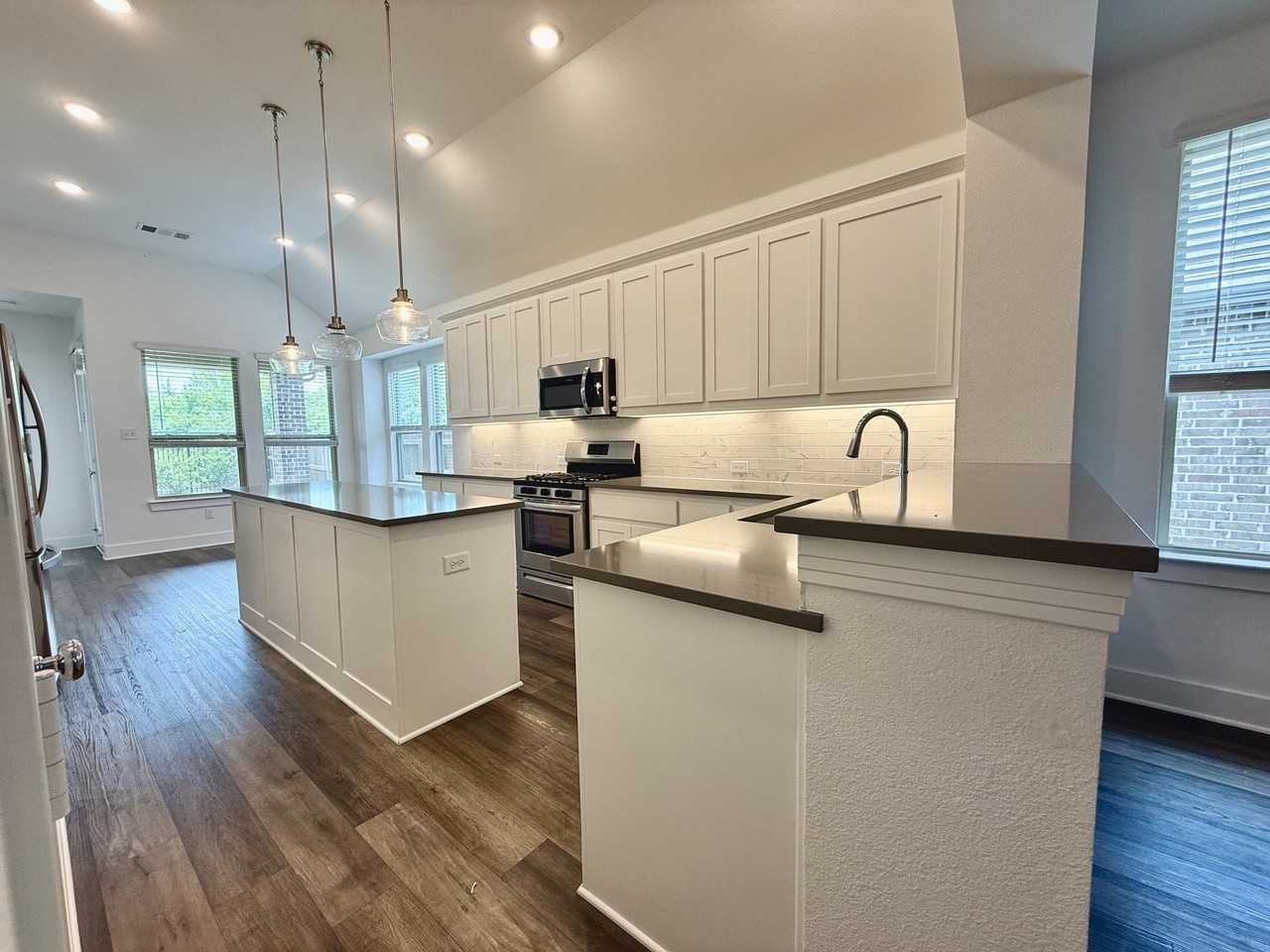 1817 Horseshoe Ln - Photo 5 of 21