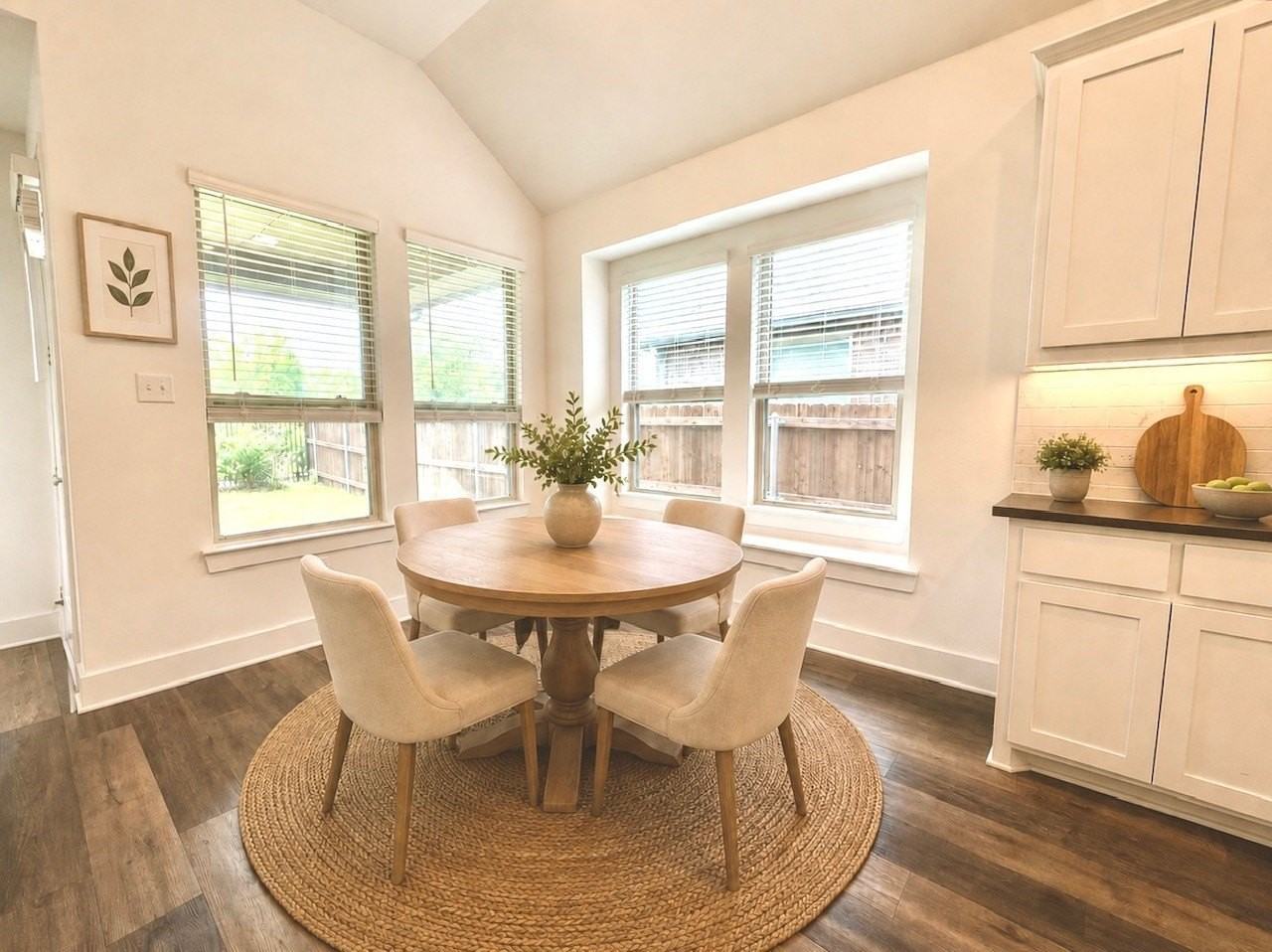1817 Horseshoe Ln - Photo 7 of 21