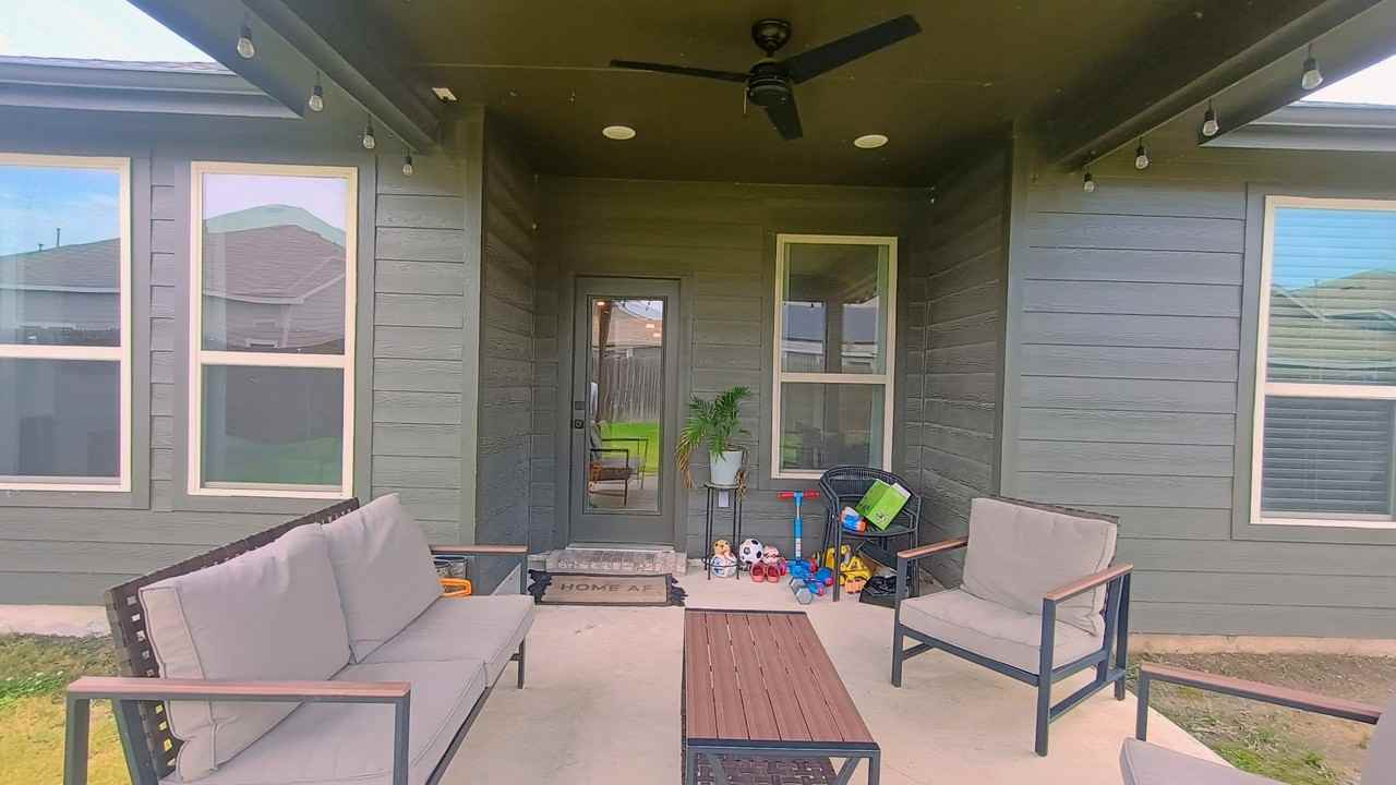 3004 Dakota Trl - Photo 3 of 32
