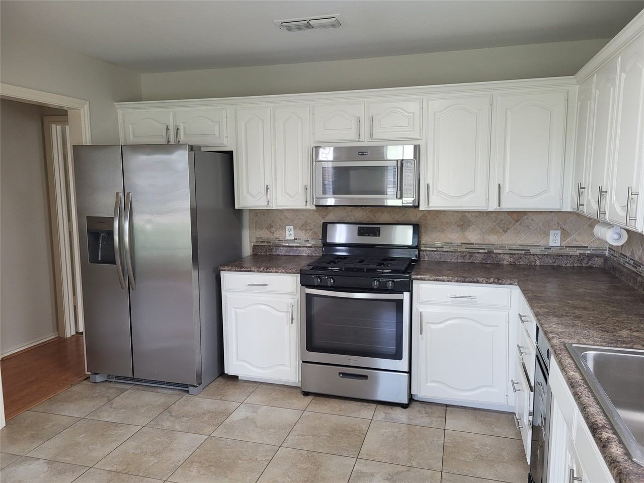 1109 Westgrove Dr - Photo 5 of 15