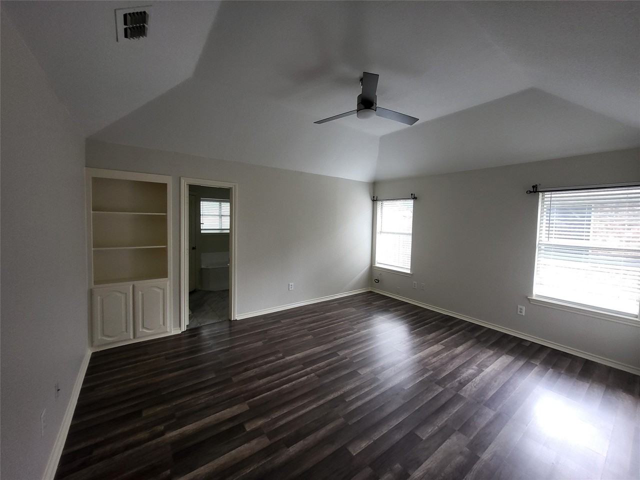 1109 Westgrove Dr - Photo 6 of 15