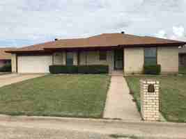 featured image of 5225 Hunters Cir