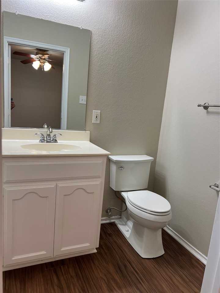 10921 Colonial Heights Ln - Photo 5 of 13