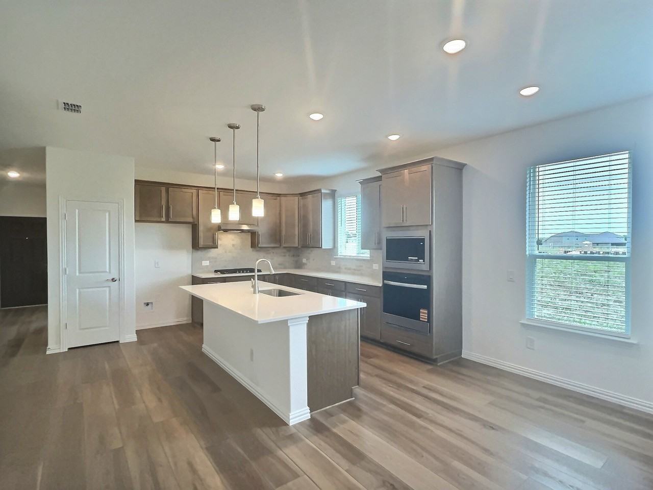 2408 Merganser St - Photo 3 of 24