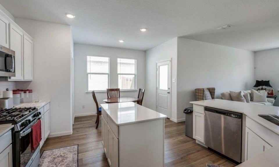 8424 Gray Squirrel Ln - Photo 7 of 22