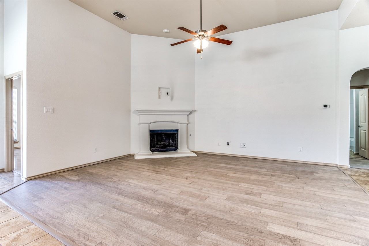 6612 Friendsway Dr - Photo 3 of 16