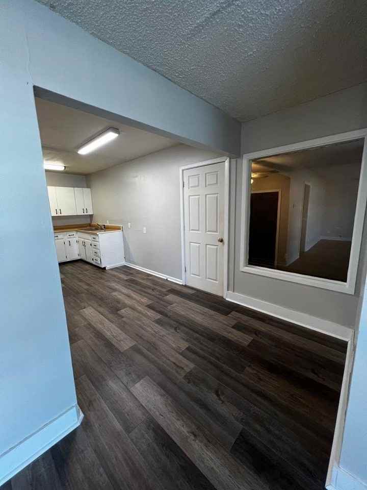 2105 N 8th St - Photo 3 of 14