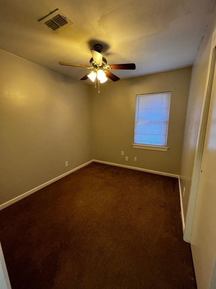 2105 N 8th St - Photo 5 of 14