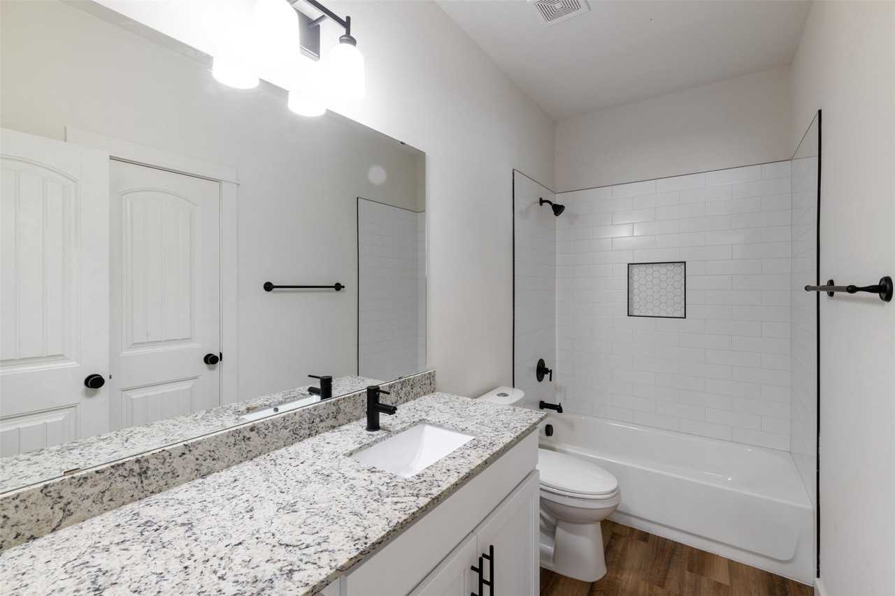 1139 Kings Hwy #103 - Photo 7 of 17