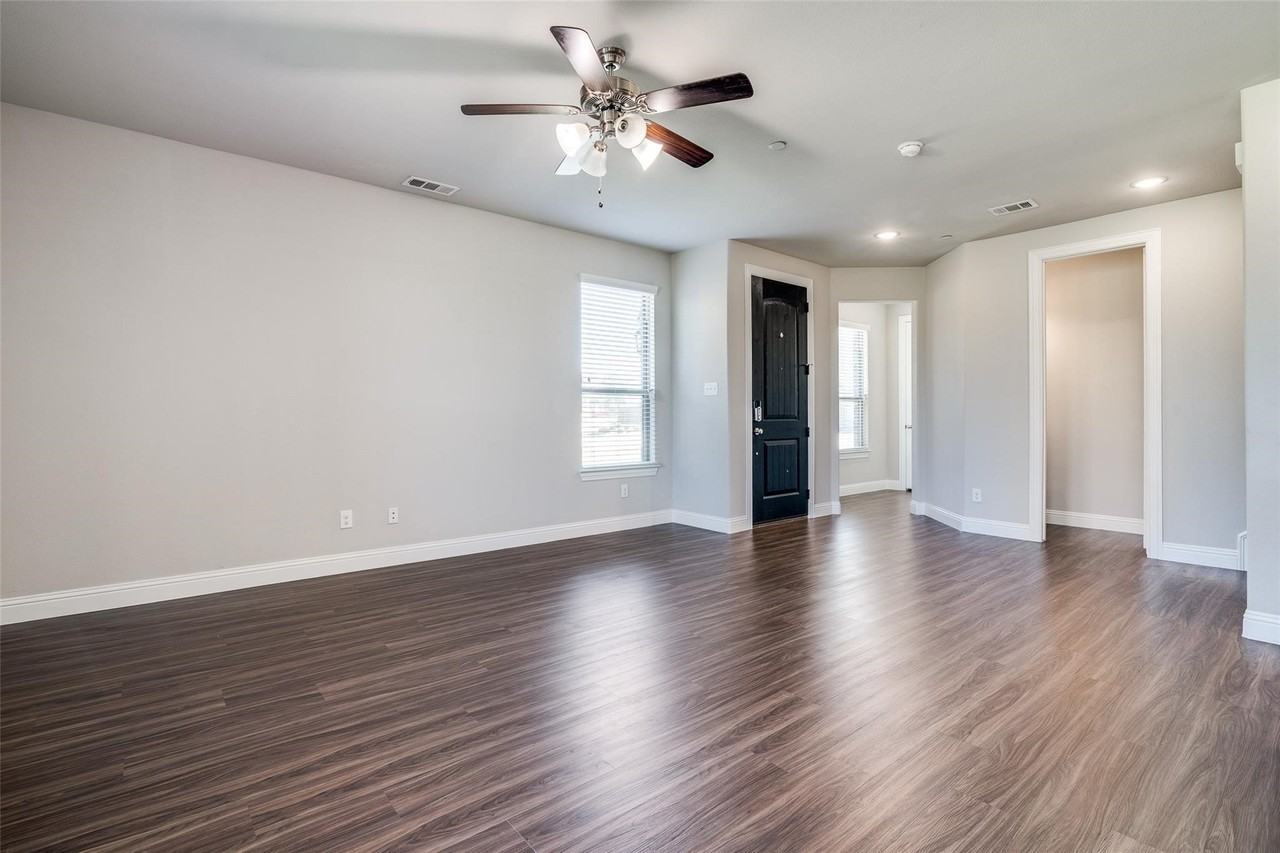 4533 Titus Cir - Photo 5 of 24