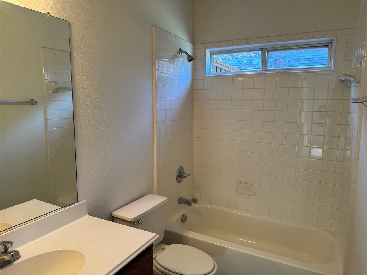 1612 Sweetbay Dr - Photo 4 of 20