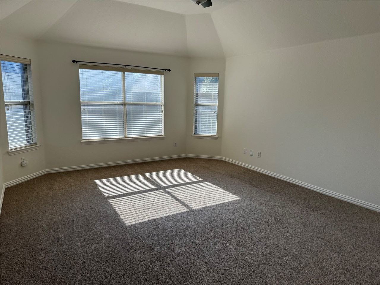 1612 Sweetbay Dr - Photo 6 of 20