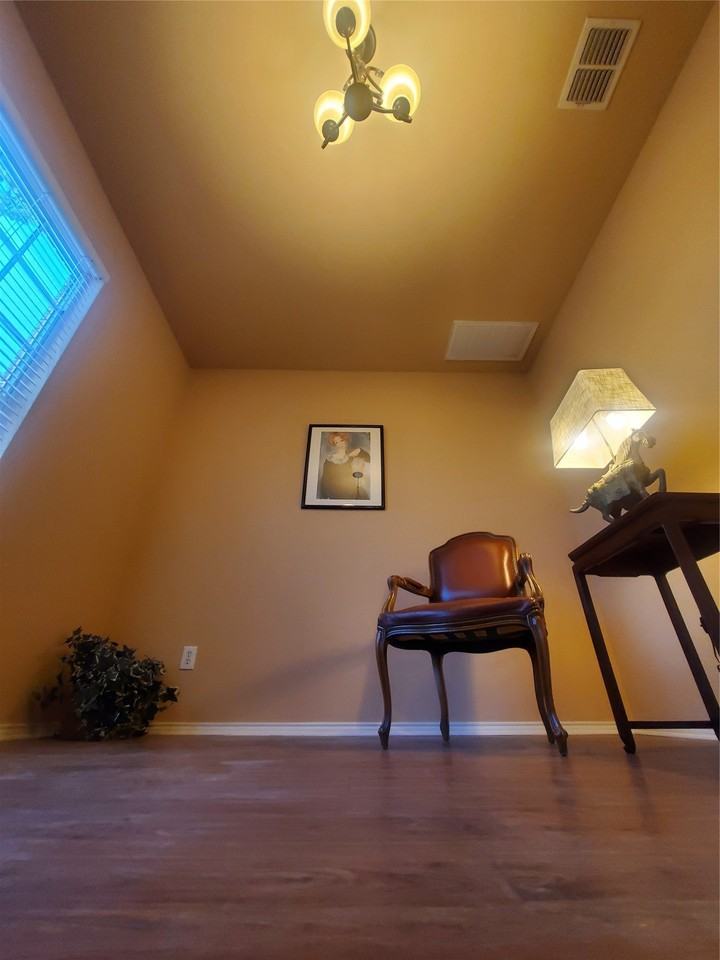 2810 Morgan Dr - Photo 5 of 39