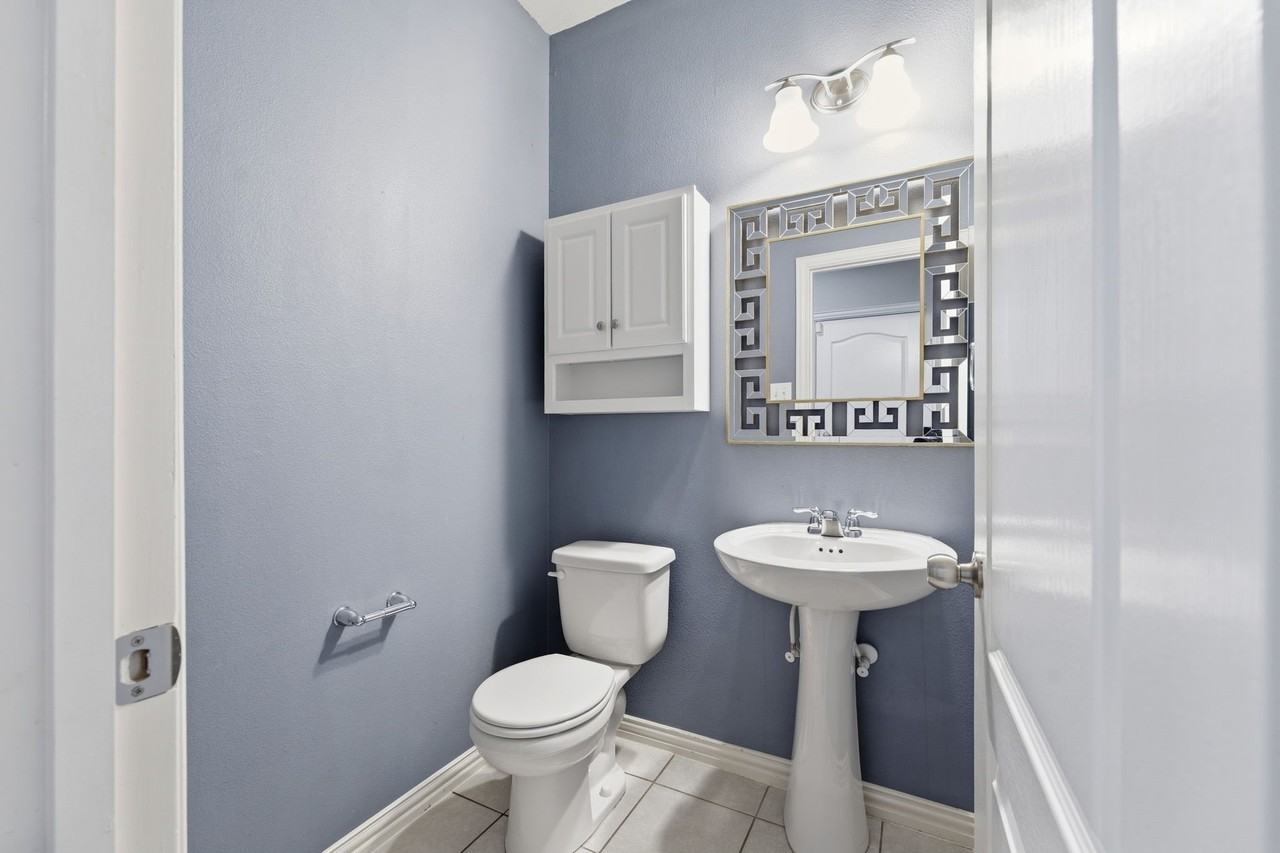 2208 Gregory Creek Dr - Photo 4 of 28