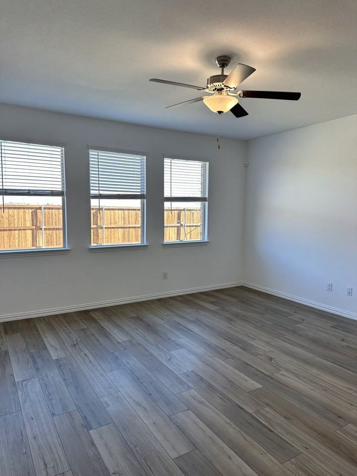 1008 Chip St - Photo 4 of 12