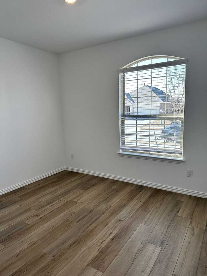 1008 Chip St - Photo 6 of 12